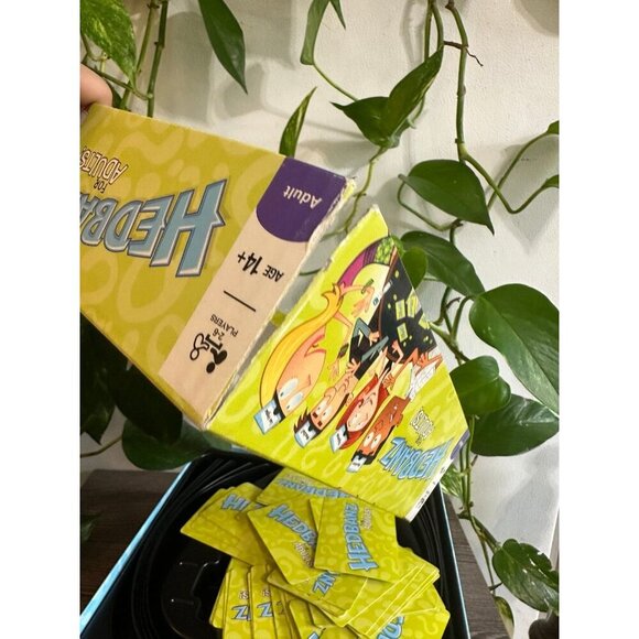 Hedbanz for Adults Party Game - Picture 2 of 6